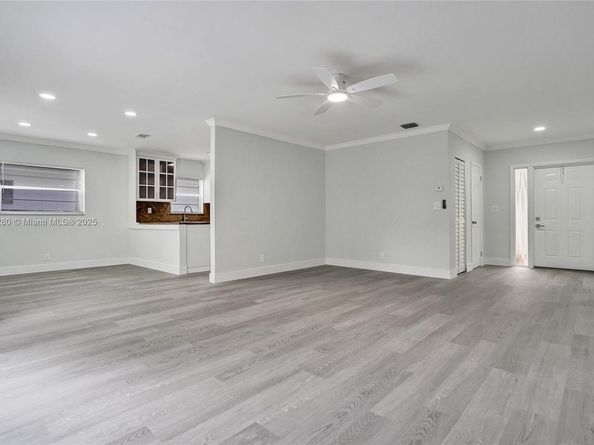 2444 Raleigh St, Hollywood FL 33020