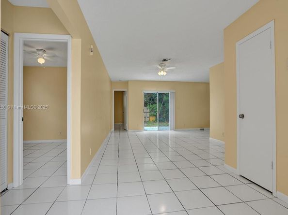 2444 Raleigh St, Hollywood FL 33020