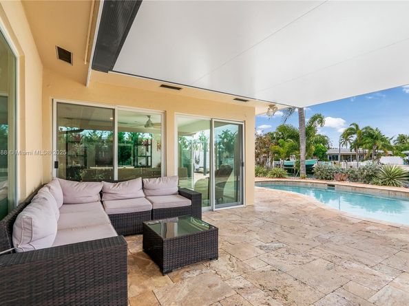 281 SE 3rd Ct, Pompano Beach FL 33060