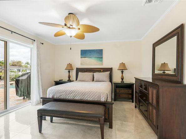 281 SE 3rd Ct, Pompano Beach FL 33060