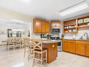281 SE 3rd Ct, Pompano Beach FL 33060