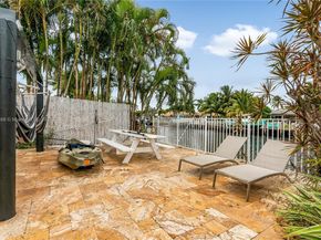 281 SE 3rd Ct, Pompano Beach FL 33060