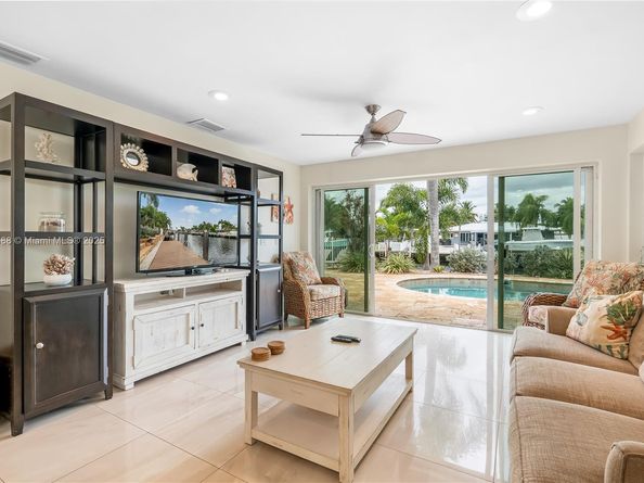 281 SE 3rd Ct, Pompano Beach FL 33060