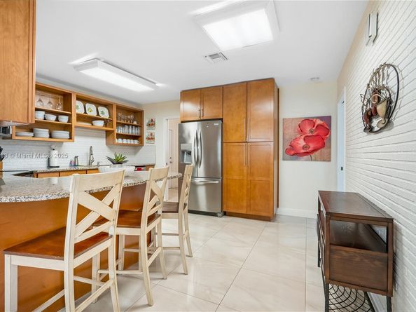 281 SE 3rd Ct, Pompano Beach FL 33060