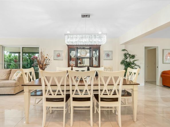 281 SE 3rd Ct, Pompano Beach FL 33060