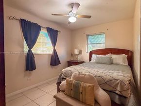 7320 NW 2nd St, Pembroke Pines FL 33024