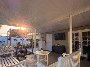 7320 NW 2nd St, Pembroke Pines FL 33024