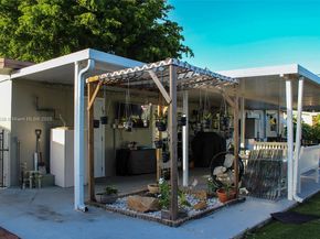 7320 NW 2nd St, Pembroke Pines FL 33024