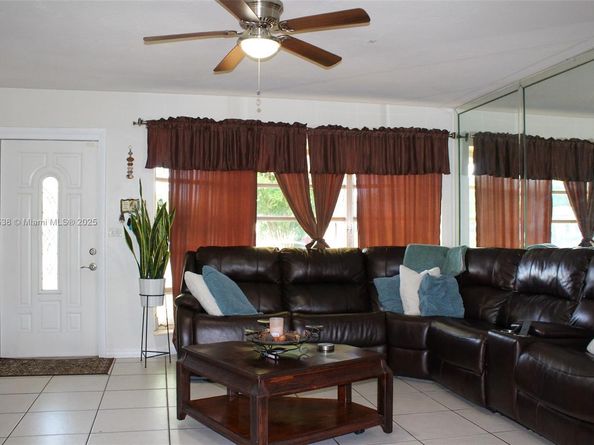 7320 NW 2nd St, Pembroke Pines FL 33024