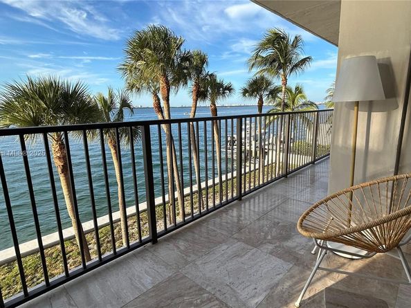 801 N Venetian Dr 201, Miami FL 33139