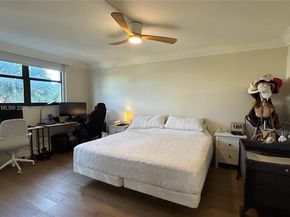 801 N Venetian Dr 201, Miami FL 33139