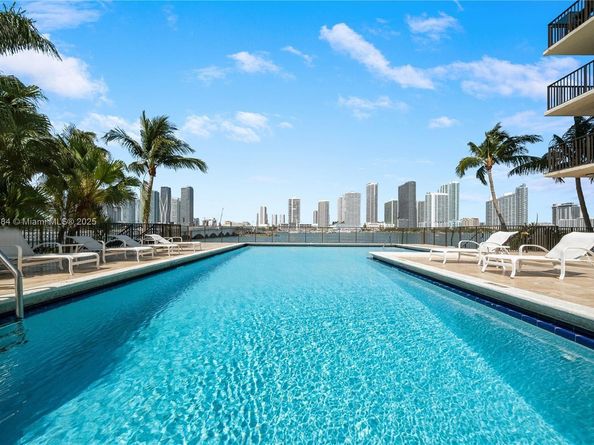 801 N Venetian Dr 201, Miami FL 33139