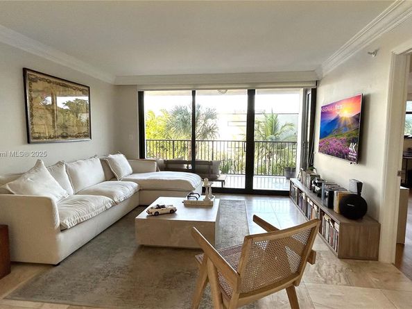 801 N Venetian Dr 201, Miami FL 33139