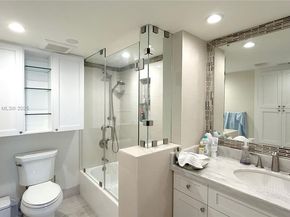 801 N Venetian Dr 201, Miami FL 33139