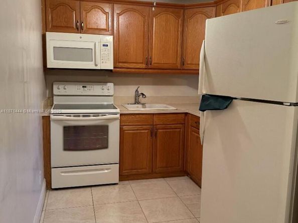 2905 Pierce St 17, Hollywood FL 33020