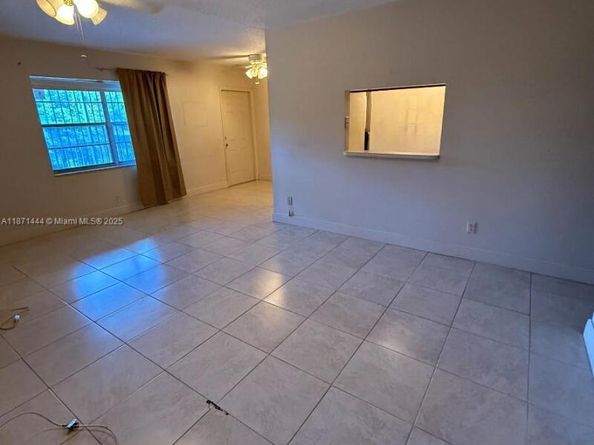 2905 Pierce St 17, Hollywood FL 33020