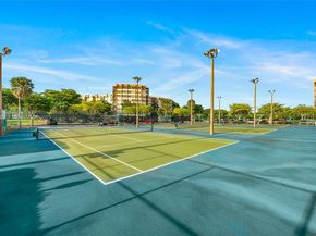 900 Saint Charles Pl 316, Pembroke Pines FL 33026