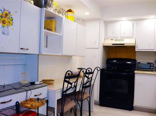 900 Saint Charles Pl 316, Pembroke Pines FL 33026