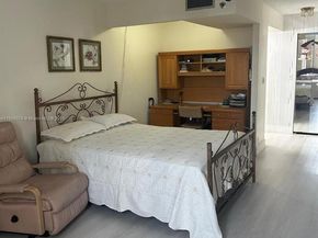 900 Saint Charles Pl 316, Pembroke Pines FL 33026