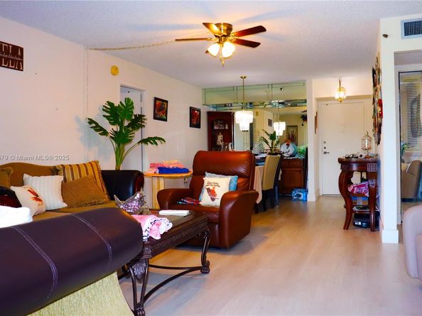 900 Saint Charles Pl 316, Pembroke Pines FL 33026