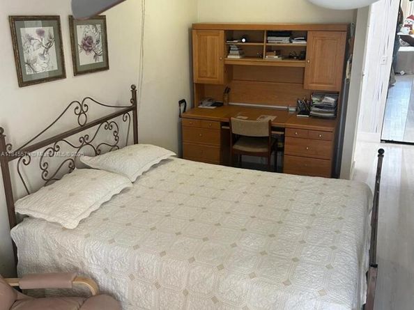 900 Saint Charles Pl 316, Pembroke Pines FL 33026