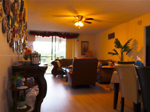 900 Saint Charles Pl 316, Pembroke Pines FL 33026