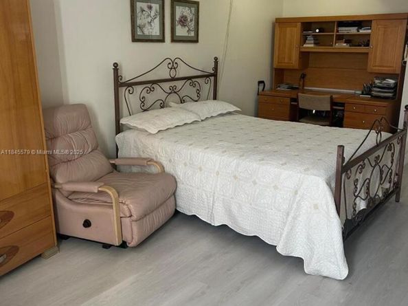 900 Saint Charles Pl 316, Pembroke Pines FL 33026
