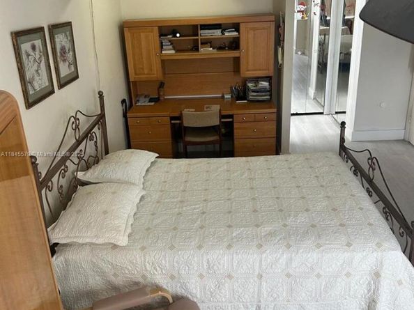 900 Saint Charles Pl 316, Pembroke Pines FL 33026