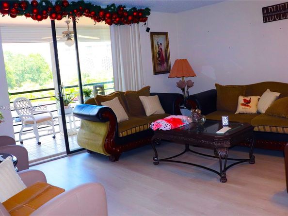900 Saint Charles Pl 316, Pembroke Pines FL 33026