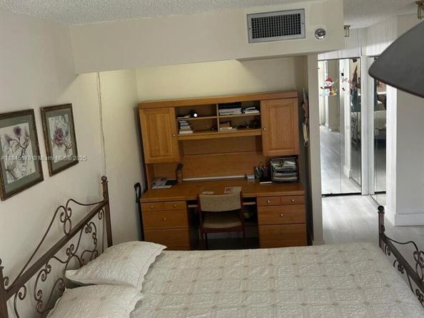 900 Saint Charles Pl 316, Pembroke Pines FL 33026