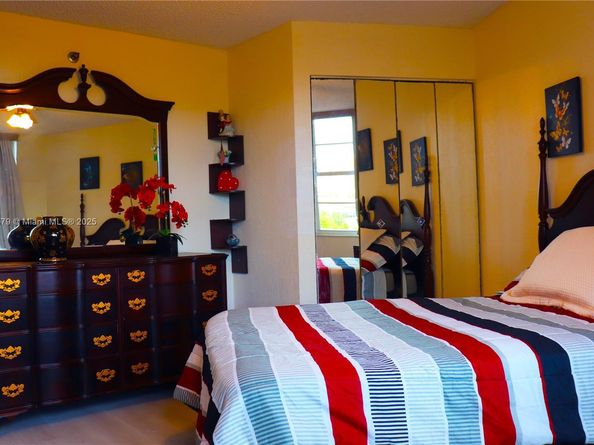900 Saint Charles Pl 316, Pembroke Pines FL 33026