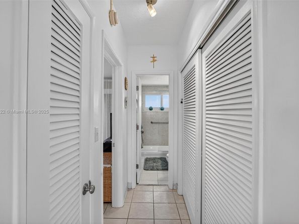 425 Bayshore Dr d3, Fort Lauderdale FL 33304