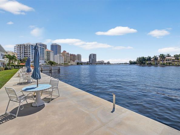 425 Bayshore Dr d3, Fort Lauderdale FL 33304