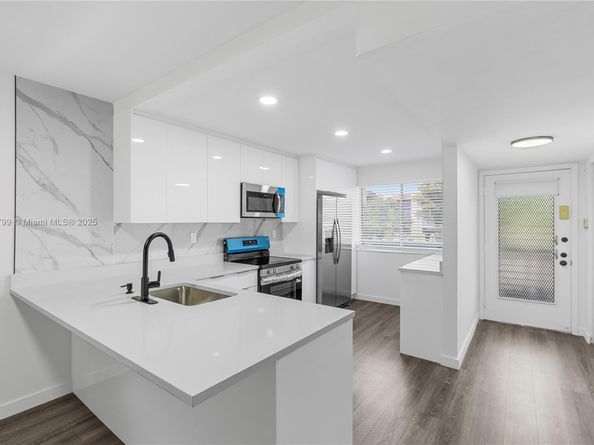 3591 Inverrary Dr 203, Lauderhill FL 33319