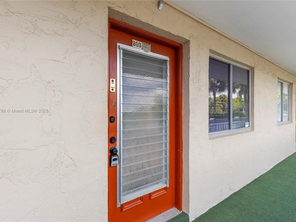 3591 Inverrary Dr 203, Lauderhill FL 33319