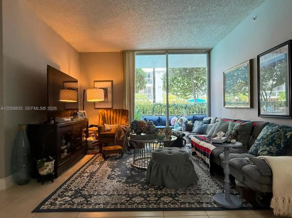 5085 NW 7th St 406, Miami FL 33126