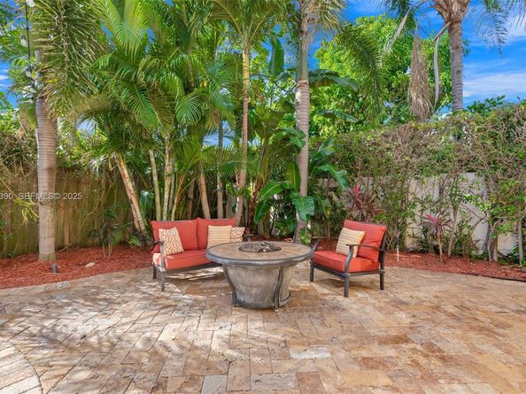 3406 Leigh Rd, Pompano Beach FL 33062