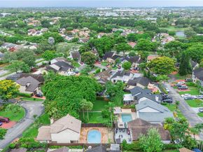9504 SW 148th AVE Cir S, Miami FL 33196