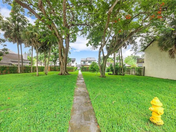 9504 SW 148th AVE Cir S, Miami FL 33196