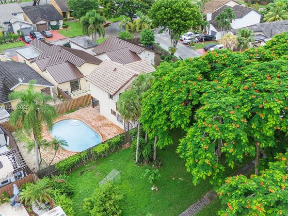9504 SW 148th AVE Cir S, Miami FL 33196