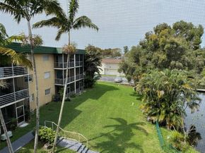 5500 SW 77th Ct 305, Miami FL 33155