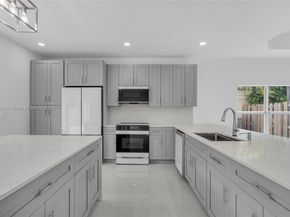 11244 NW 58th Ter, Doral FL 33178