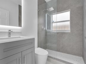 11244 NW 58th Ter, Doral FL 33178