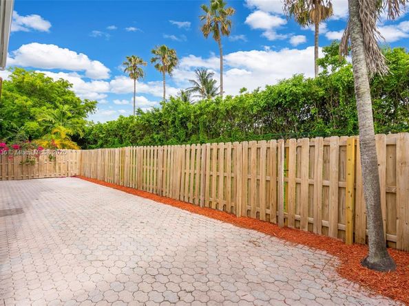 11244 NW 58th Ter, Doral FL 33178