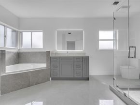 11244 NW 58th Ter, Doral FL 33178