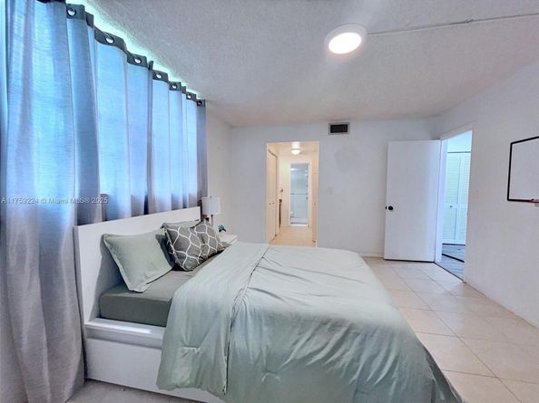 7100 NW 17th St 111, Plantation FL 33313