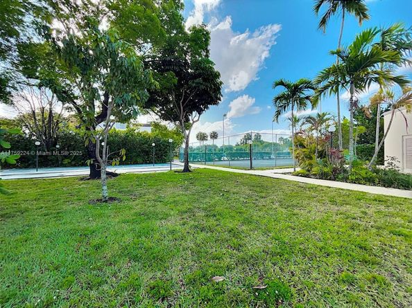 7100 NW 17th St 111, Plantation FL 33313