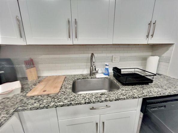 7100 NW 17th St 111, Plantation FL 33313