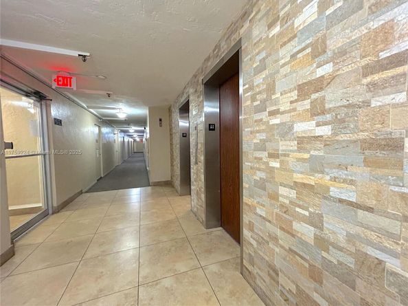 7100 NW 17th St 111, Plantation FL 33313