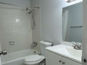 17901 NW 68 Ave T205, Hialeah FL 33015